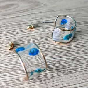 Francesca's Flower Resin Earrings